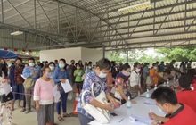 ผู้ค้าสลากฯรายย่อยประท้วง หลังเจอยี่ปั๊วกวาดซื้อลอตเตอรี่ราคาถูก