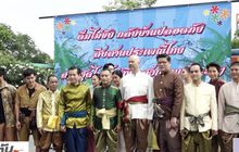 ตำรวจรณรงค์ดื่มไม่ขับ-สวมชุดไทยเล่นสงกรานต์
