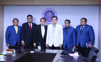 คณะบริหารวิทยาลัยนานาชาตอิสลามกรุงเทพเข้าพบรมต.กระทรวงอุดมศึกษาวิทยาศาสตร์ฯ