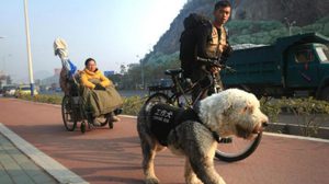 ซึ้ง หนุ่มจีน หัวใจหล่อ พา คนรัก นั่งวีลแชร์ แบ็คแพ็คทั่วจีน