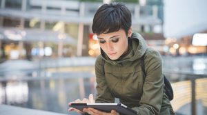 ขอหนุ่มๆ โปรดเข้าใจ 5 เหตุผล ทำไมผู้หญิง นิยม ตัดผมสั้น กันมากขึ้น