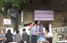 ชาวบ้านรวมตัวขับไล่อดีตเจ้าอาวาสพ้นวัด