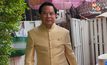 “พีระพันธุ์” หลบสื่อย่องเข้าประตูหลังทำเนียบไปประชุมครม. ลั่น ไม่กังวล “ป.ป.ช.” จ่อสอบ ปมถือหุ้นบริษัท-ติดรูปแจกถุงยังชีพ