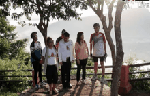 นักท่องเที่ยวชมความงามทะเลหมอกผามออีแดง