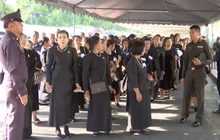 ประชาชนหลั่งไหลเข้าสักการะพระบรมศพเนืองแน่น