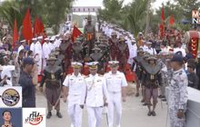 ทร.ยกพลขึ้นบก อัญเชิญพระบรมรูปพระเจ้าตากฯ ถึงชลบุรีแล้ว