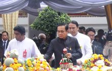 นายกฯ บวงสรวงอัญเชิญราชรถ-พระยานมาศ