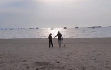 พบชายหาดพัทยายังมีคนทำมาทำกิจกรรม