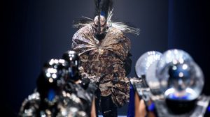 Hook’s ล้ำ และ ดุดัน !!! แฟชั่นโชว์ Avant-Garde ชิคสุดพลัง ใน EFWFW16