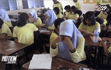 ไว้อาลัยผู้เสียชีวิตจากอุบัติเหตุรถนักเรียนชนต้นไม้