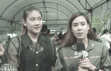นักกีฬาจิตอาสาแจกอาหารประชาชนที่สนามหลวง