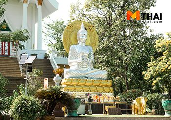 กราบพระพุทธธรรมจักร องค์ที่ 69 วัดคลองครุ กรุงเทพ