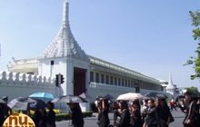 ประชาชนยังคงทยอยเดินทางเข้าสักการะพระบรมศพ