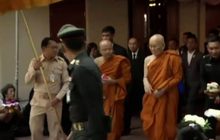ประชาชนเฝ้าถวายสักการะสมเด็จพระสังฆราช