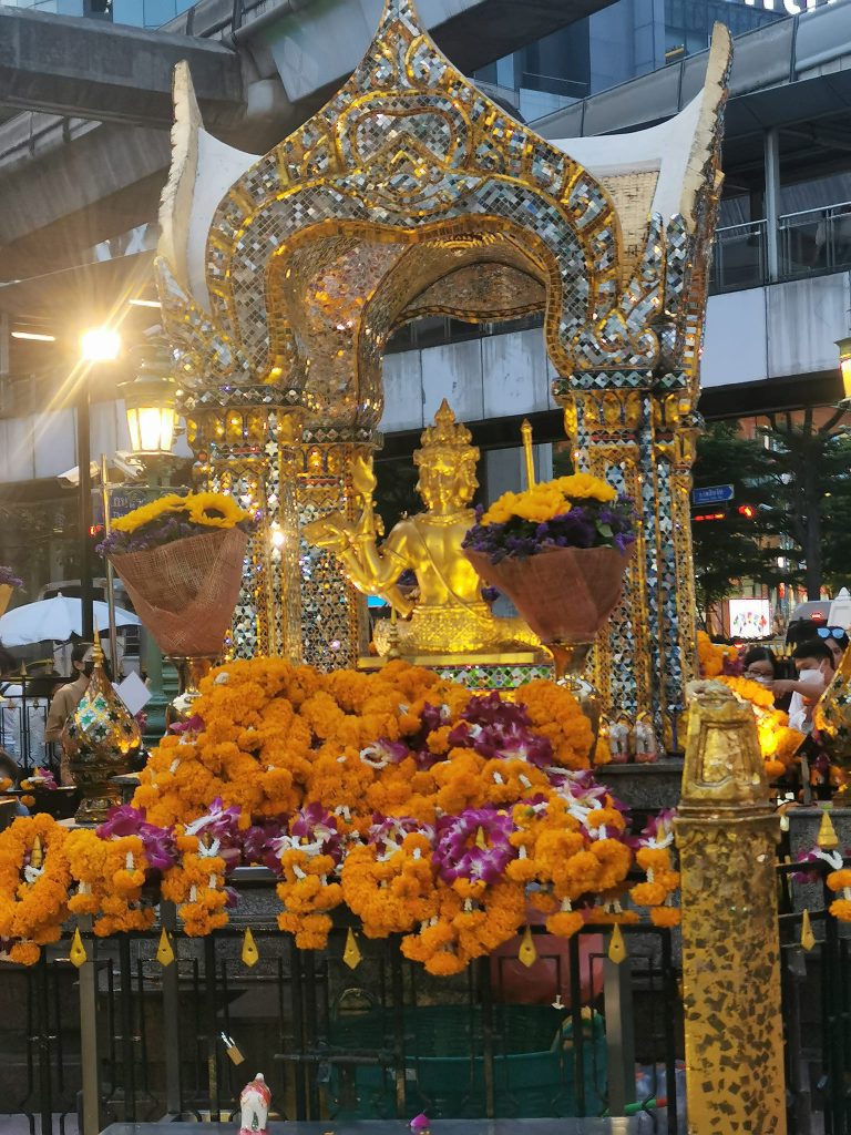 พระพรหมเอราวัณ สี่แยกราชประสงค์ 