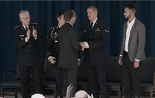 สามฮีโร่อเมริกันได้รับเหรียญกล้าหาญ