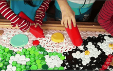 ภาพติดผนังจากฝาขวดพลาสติก