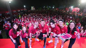 เก้า นพเก้า นำทีม แอน เฟย ร่วมวิ่งเริ่มต้นวันดีๆ ในงาน “เนสกาแฟ รัน 2026” พร้อมสวมบทบาริสต้าสุดหล่อ เสิร์ฟความอร่อยของเนสกาแฟ เรดคัพกว่า 5,000 แก้ว