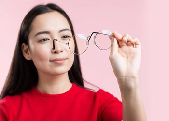 ร้านแว่น เชียงราย บริการวัดสายตาในราคาคุ้มค่า เริ่มต้น 990 บาท