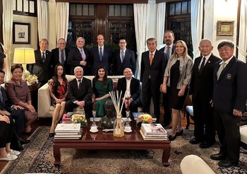 โรงพยาบาลบำรุงราษฎร์ ได้รับเชิญร่วมดินเนอร์มื้อพิเศษ ณ ทำเนียบเอกอัครราชทูตสาธารณรัฐอิตาลีประจำประเทศไทย พร้อมร่วมยินดี ศาสตราจารย์นายแพทย์ นาโปเลโอเน เฟอร์รารา ผู้ได้รับพระราชทานรางวัลสมเด็จเจ้าฟ้ามหิดล