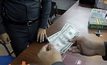 ตำรวจพัทยาจับกุมชาวอินเดียพกเงินปลอม