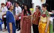 แพทย์พยาบาล รพ.มหาสารคาม แต่งชุดไทยให้บริการผู้ป่วย