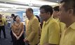ชาวประจวบฯ เข้าชมนิทรรศการ สืบราชสันตติวงศ์ฯ