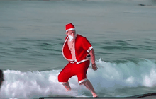 ซานตาคลอสเล่นกระดานโต้คลื่นในออสเตรเลีย