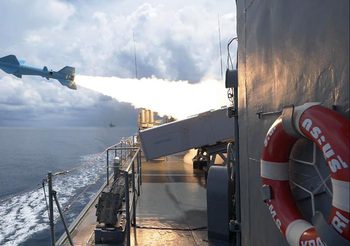 กองทัพเรือ ฝึกยิงอาวุธปล่อยนำวิถีกลางทะเลฝั่งอันดามัน ประสบผลสำเร็จ
