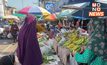 นราธิวาสคึกคัก! ชาวมุสลิมจ่ายตลาดเตรียมรับ “เดือนรอมฎอน”
