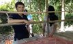 ตำรวจภูธรรือเสาะ คุม 1 ใน 4 ผู้ต้องหาคดีฆ่าทวงหนี้ ทำแผนฯ