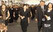 บรรยากาศประชาชนหลั่งไหลเข้าสักการะพระบรมศพ