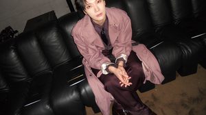 TEN (เตนล์) ‘แอมบาสเดอร์ของ Saint Laurent (แซงต์ โลรองต์)’ เข้าร่วมงานปารีสแฟชั่นวีกติดต่อกันเป็นปีที่ 4! สมบูรณ์แบบด้วยสไตล์การแต่งตัวโทนสีเดียวกันอย่างสง่างามและท่าทางสุดผ่อนคลาย