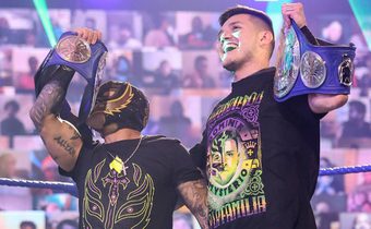 “เรย์-ดอมินิก” แชมป์แท็กทีมพ่อ-ลูกคู่แรกในประวัติศาสตร์ WWE