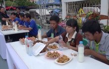 สนุกสุดมัน แข่งกินเนื้อนมไข่