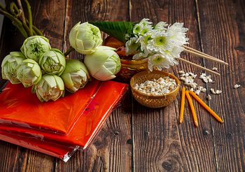 ทําบุญบ้าน นิมนต์พระกี่รูป พร้อมคำแนะนำขั้นตอนและสิ่งที่ต้องเตรียมในพิธี