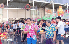 บรรยากาศสงกรานต์ สดๆที่เซ็นทรัลเวิลด์