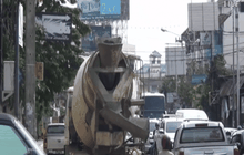 รถโม่ปูนเบรกแตกชนรถยนต์เสียหายหลายคัน