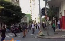 เก๋งพุ่งชนคนเล่นสเก็ตบอร์ดในบราซิล