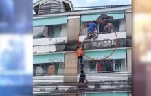 ช่วยเหลือเด็กหญิงวัย 2ปีที่ระเบียงชั้น 4 ได้ปลอดภัย