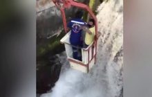 แห่ส่งกำลังใจกู้ภัยช่วยคุณลุงตกคลองชลประทานได้สำเร็จ!