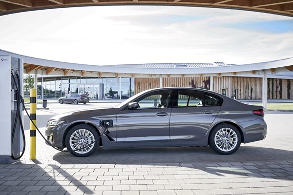 bmw 520e sedan