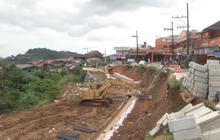 ดินทรุดตัวบนดอยแม่สลอง บ้านเสียหาย 15 หลัง