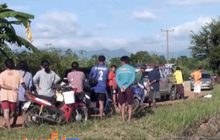 พบศพชายหนุ่มถูกฟันศีรษะเสียชีวิตริมทาง