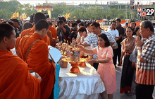 กทม.จัดกิจกรรมทำบุญเนื่องในวันสงกรานต์