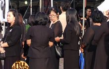 ประชาชนหลั่งไหลเข้าสักการะพระบรมศพ
