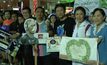 ชาวนครปฐมต้อนรับ “ตูน บอดี้สแลม”