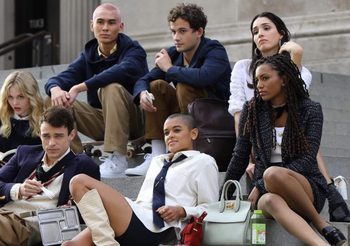 ปลุกตำนานซีรีส์ Gossip Girl 2021 รีบูทความเฟียสเรียกแม่