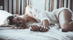 ผู้หญิงที่มักเข้านอนหลังเที่ยงคืน เสี่ยงเกิดปัญหา เจ็บปวดระหว่างมีเพศสัมพันธ์