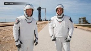 ครั้งแรกในรอบ 9 ปี!! 2 นักบินอวกาศอเมริกัน ถึงสถานีอวกาศนานาชาติแล้ว